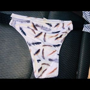 New medium swim bottoms